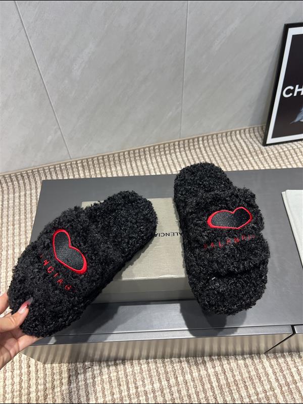 2025112818448785 210